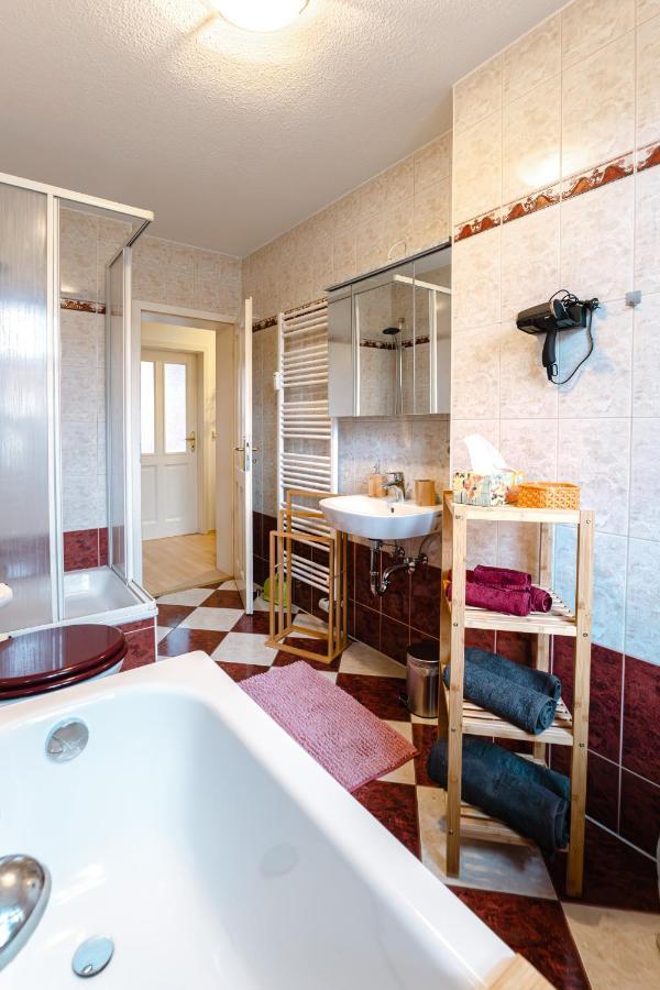 Naumburger Charme "Schwarzes Gold" Apartment Naumburg  Bagian luar foto
